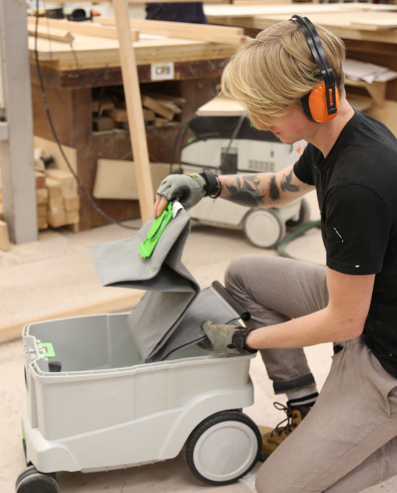 Reusable dust bag for Festool CLEANTEC 36 emptied and shaken out for reuse